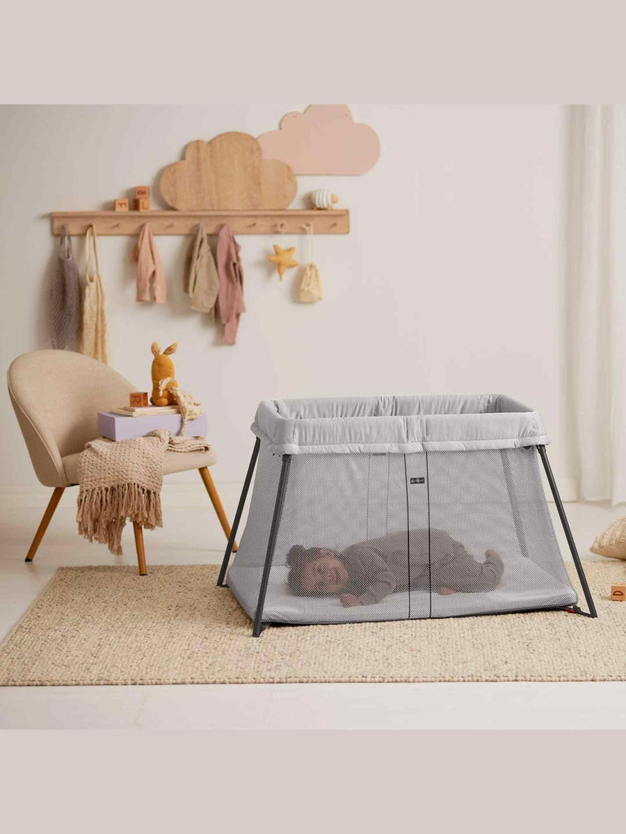 BabyBjörn Travel Cot Light – Silver
