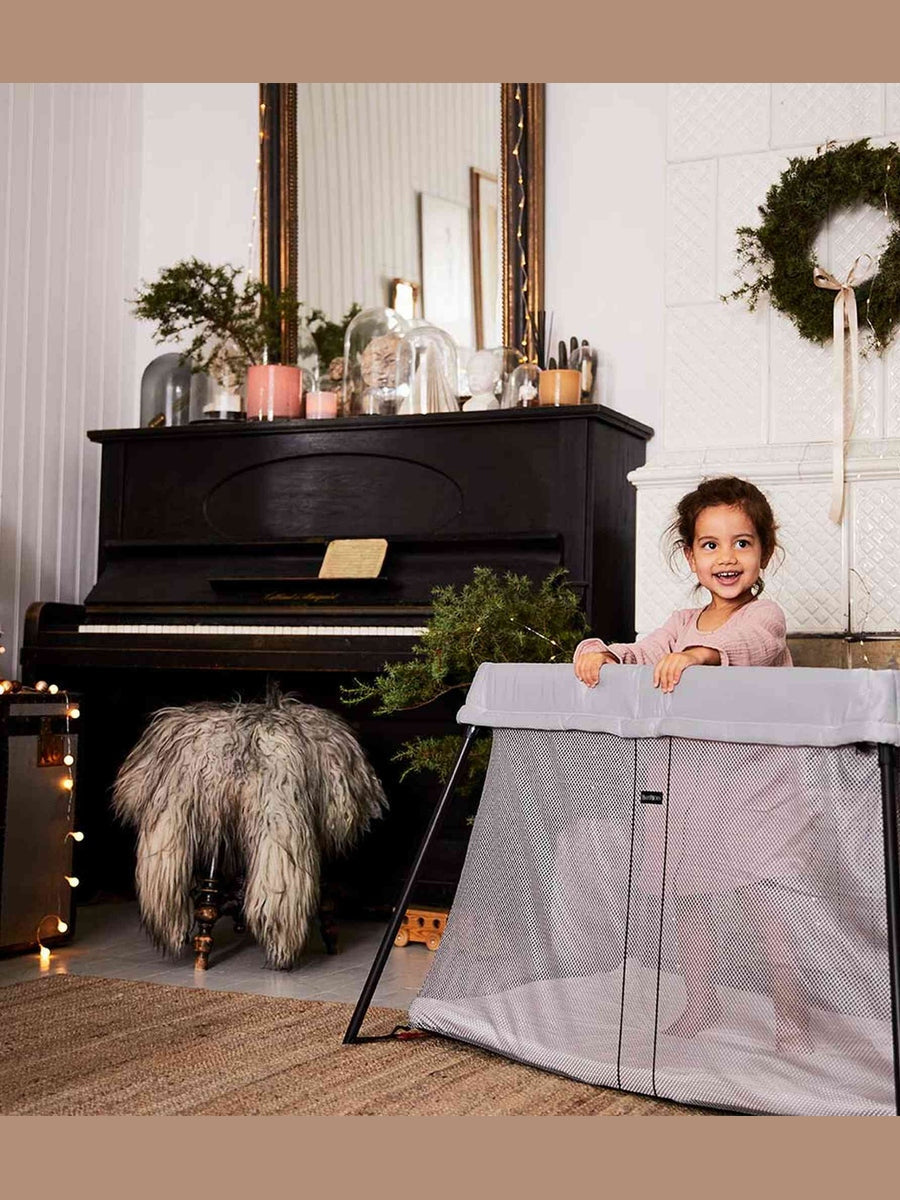 BabyBjörn Travel Cot Light – Silver
