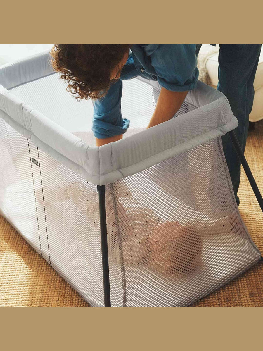 BabyBjörn Travel Cot Light – Silver