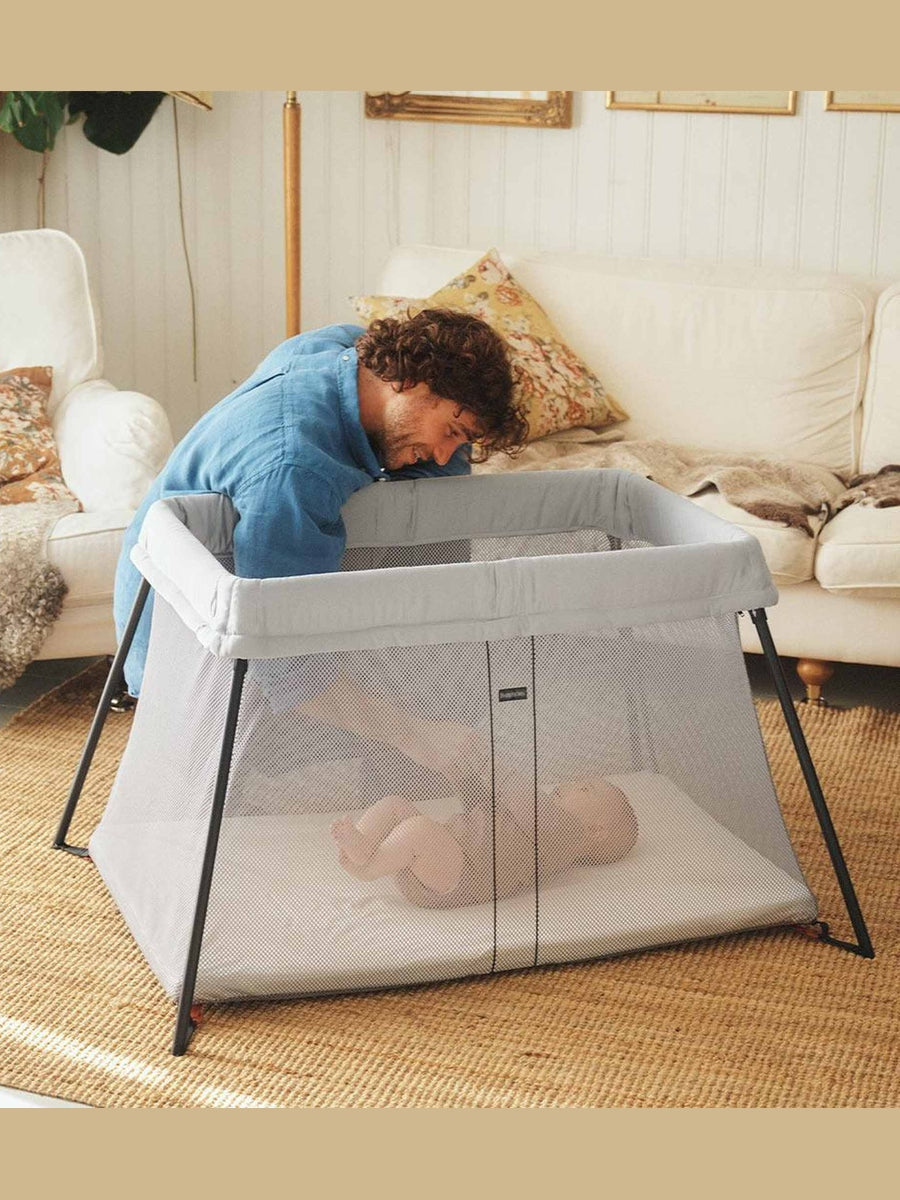 BabyBjörn Travel Cot Light – Silver