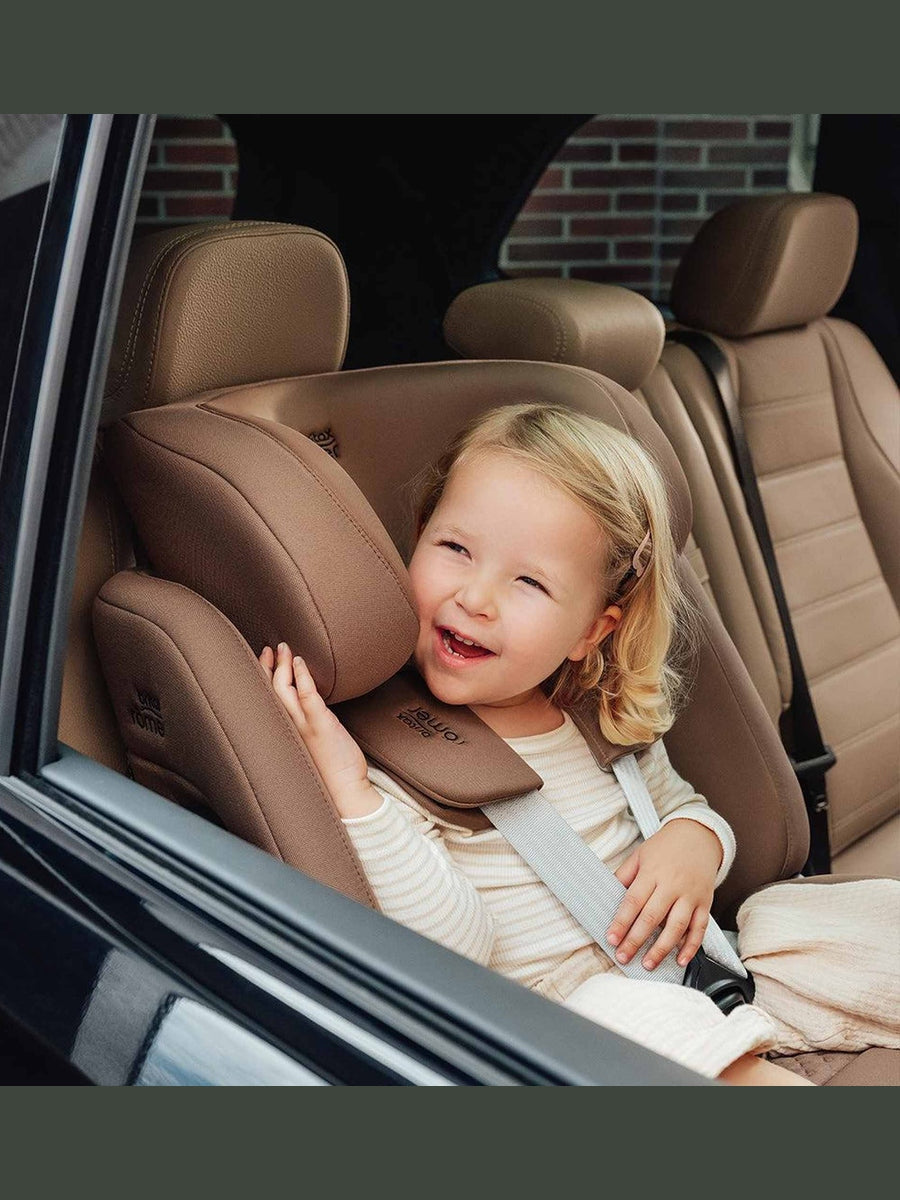 Britax Römer Advansafix Pro Car Seat – Warm Caramel (Lux Collection)
