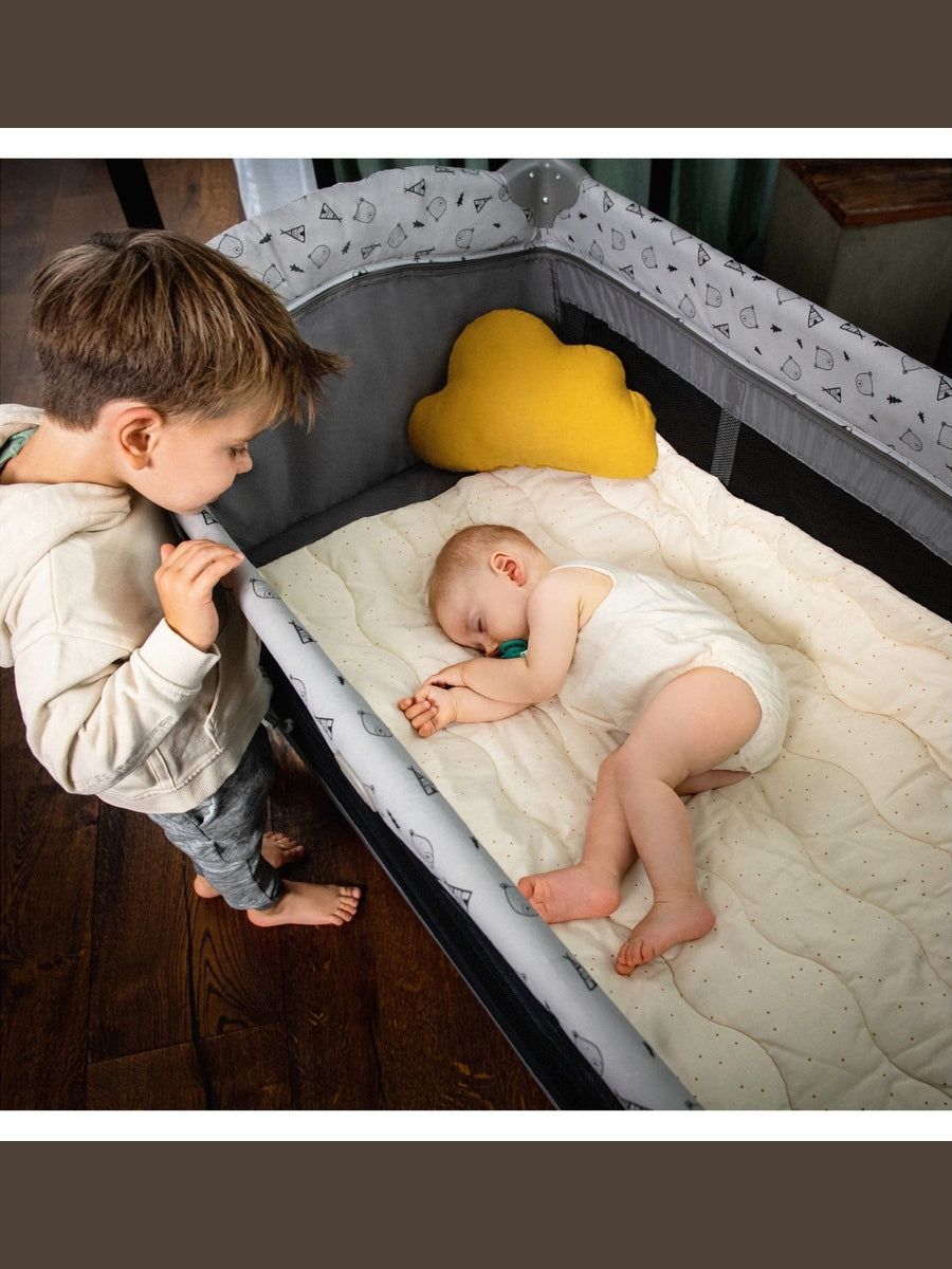 Hauck Sleep N Play Center - Travel Cot & Playpen - Grey Stars