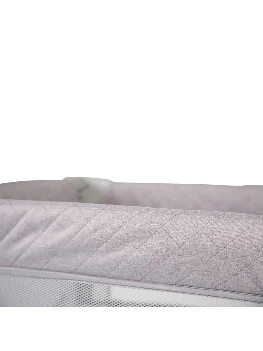 Red Kite Dreamer Bedside Crib – Quilt Grey